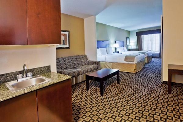 Holiday Inn Express & Suites Clovis image 10