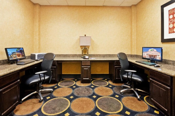 Holiday Inn Express & Suites Clovis image 6