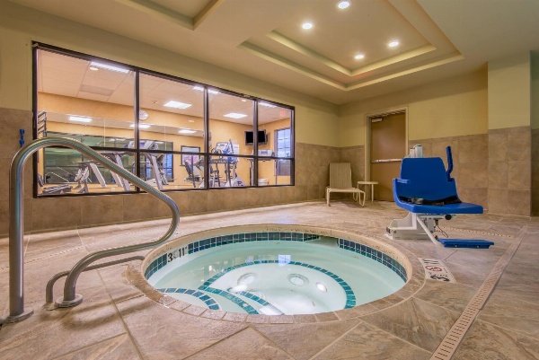 Holiday Inn Express & Suites Clovis image 7